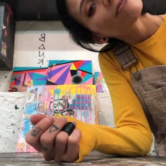 Meet your Posher, Jenn - Picture 1 of 1